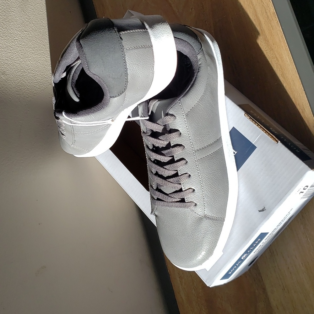Men Dress Sneaker